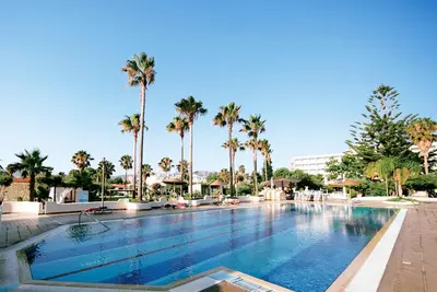 Atlantis Beach Hôtel 4*