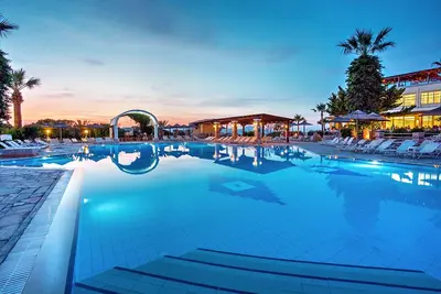Kouros Palace Hôtel 5 *