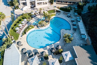 Lagomandra Beach Hôtel & Suites 4*