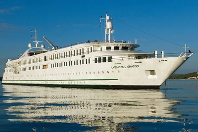 Croisière sur le MS Belle de l Adriatique : De Dubrovnik à Athènes, Les bouches de Kotor, les Météores et le canal de Corinthe