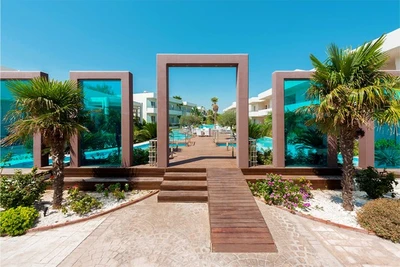 Hôtel COOEE Afandou Bay Resort Suites 5*