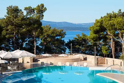 Hôtel Bluesun Elaphusa 4*