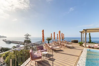 Hôtel NEXT by Savoy Signature 4*