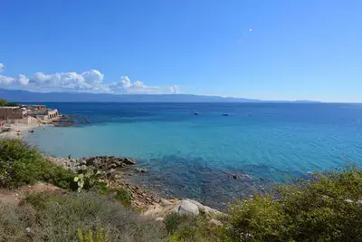 Résidence hôtelière Les Calanques, magnifique site des Sanguinaires (vol inclus)