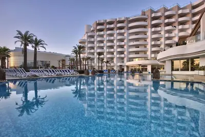 Hôtel db San Antonio & Spa