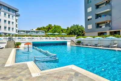 Club Jumbo Perandor Beach