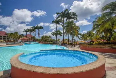Hôtel Pierre & Vacances - Village Sainte Luce 3* - Avec location de voiture