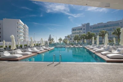 The Blue Ivy Hôtel & Suites
