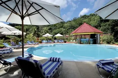 Combiné hôtels 2 Iles : Mahé + Praslin - Berjaya Beau Vallon 2* + Berjaya Praslin 2* - 14 Nuits