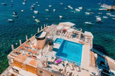 Hôtel Gillieru Harbour