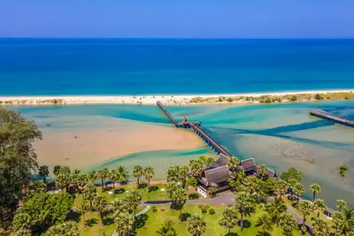 Hôtel The Hotspring Beach Resort & Spa