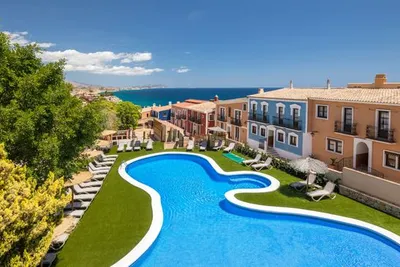 Occidental Pueblo Acantilado 4*