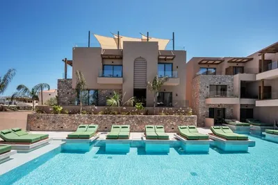 Paralos Venus Suites 5*