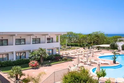 Zeta Resort Donnalucata 4*
