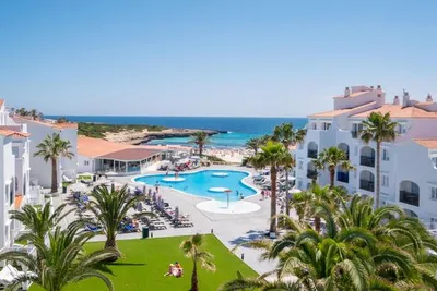 Fergus Style Carema Beach 4*