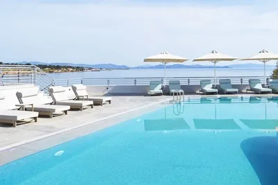 Hôtel NLH Mati Seafront 4*