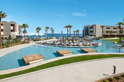 Amira Luxury Resort & Spa 5*
