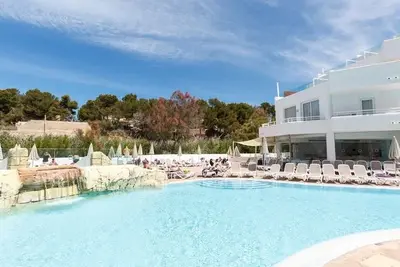 Hôtel Fergus Style Cala Blanca Suites