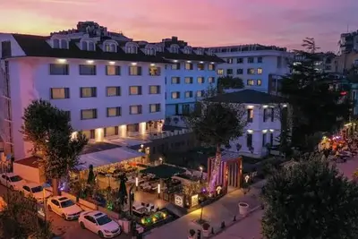 Hôtel Sura Luxury Milion & Spa