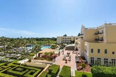 Hôtel The Lake Resort