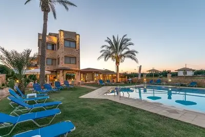 Hôtel Danelis Studios And Apartments