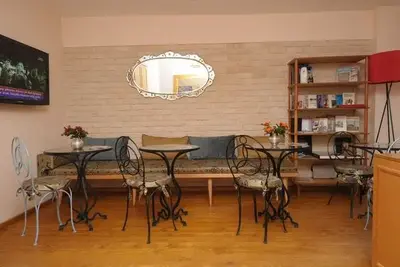 Hôtel Three Apples Suites