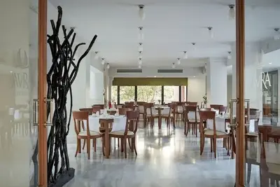 Hôtel Avra City