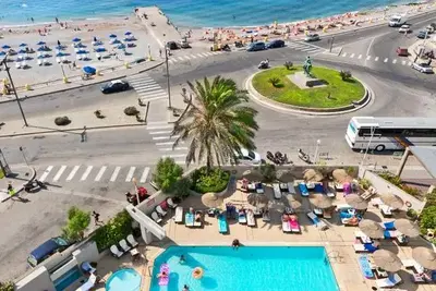 Hôtel Blue Sky City Beach Hotel
