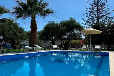 Hôtel Manolis Apartments