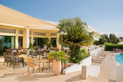 Hôtel Natura Beach Hotel & Villas