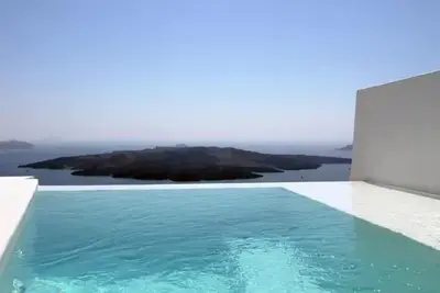 Hôtel Porto Fira Suites