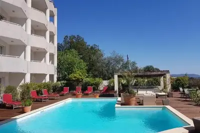 Résidence Hôtelière En Aparté