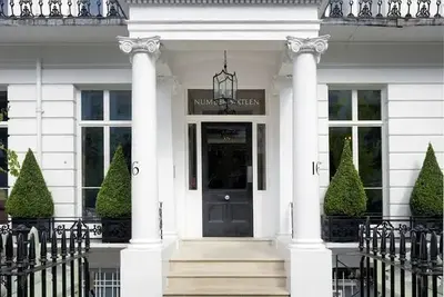 Hôtel Number Sixteen