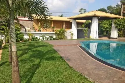 Hôtel Shiny Lakeside Resort