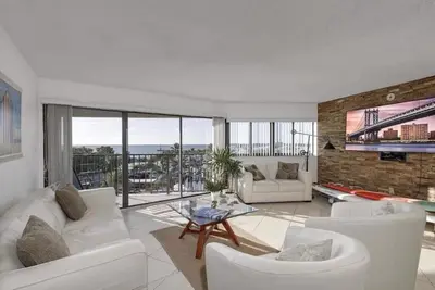 Image de Beautiful condo with amazing views!