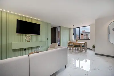 Image de Exquisite 3br Oasis with Ac Luxe style in Laureles