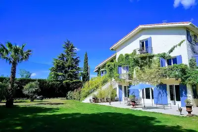 Image de Grand gîte Plein Sud 130m² avec piscine proche des plages bustram de Montpellier