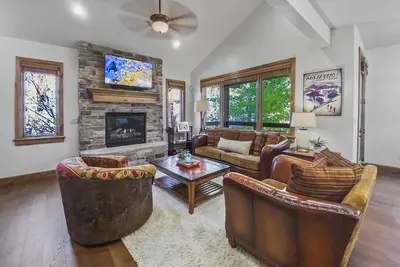 Image de New! Lovely Jordanelle Townhome w/ Hot Tub! Short Drive to Dv Express Gondola!