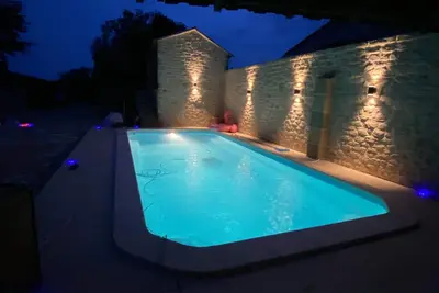 Gite en Provence du Mas Arnaud équipé d'un jacuzzi privé et accès à la piscine