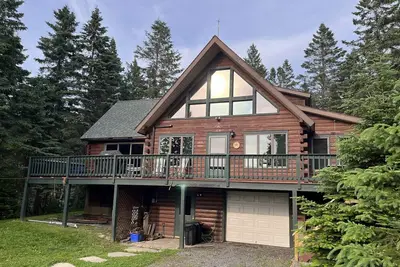 Image de Spacious Log Cabin with Lake Access