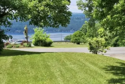 Image de Free Wine Tasting! Mi Casa Tu Casa: Lakeview, Hot Tub, Pets, Walk to Wineries