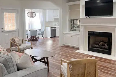 Image de Remodeled 4-bedroom house in a quiet neighborhood on Saint Simons Island Fletc