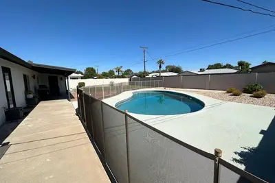 Image de Newly Renovated Old Town Scottsdale House with Pool