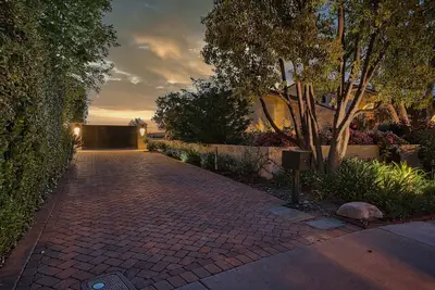 Image de Spectacular Private View Home