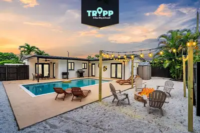 Image de Stunning Heated Pool Home Retreat / Hollywood