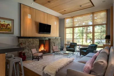 Image de *****Luxury Condo Downtown Ketchum******