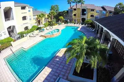 Image de 1st Floor Condo, updated one bedroom condo Sleeps 4. \nThe Avalon at Clearwater.
