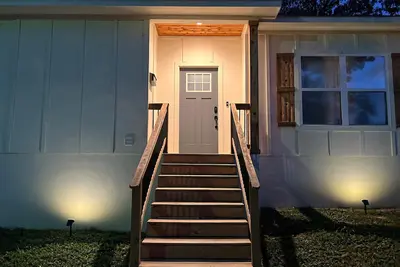 Image de Newly Remodeled home in Historic Area. Close to Uams, Zoo, & Restaurants!