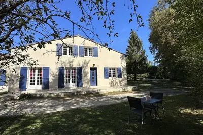 Image de Maison de campagne cosy dans la verdure