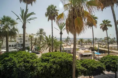 Apartment with sea views.